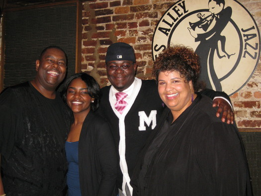Family on a hit at Blues Alley, (Washington, DC) CVD, Christie, CV & Connaitre